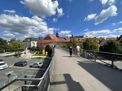 Vorschlag: Fußgänger- und Radfahrerbrücke über den Altstadtring bei Dockenhansl